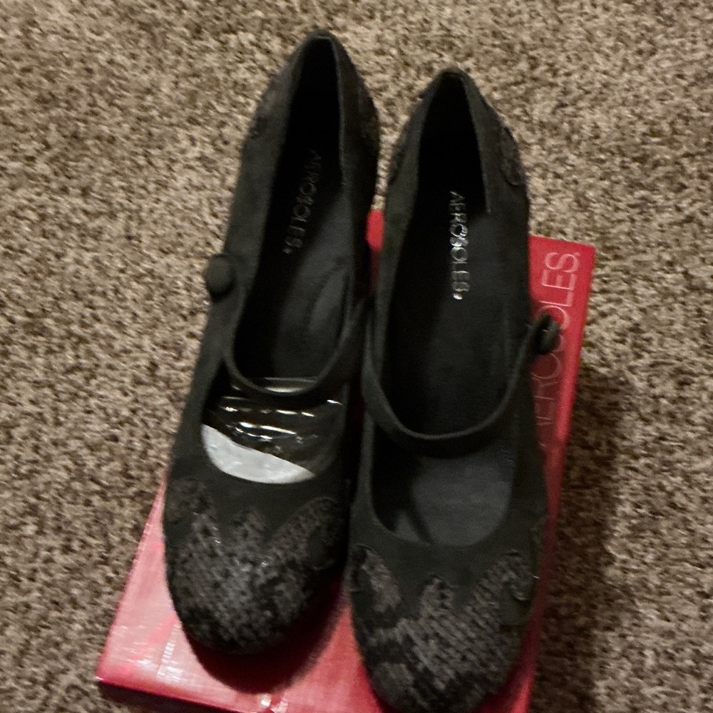 AEROSOLES Black Lace Mary Jane Flats